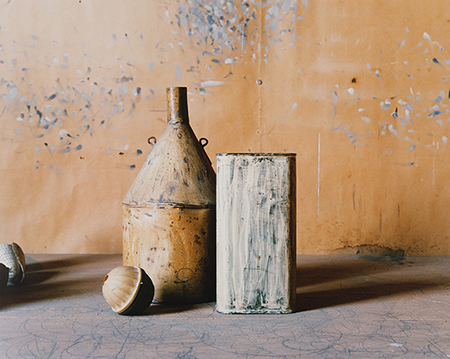 Luigi Ghirri, Bologna 1989-90, from the series of ‘Studio Giorgio Morandi’, 1989-90 Collection of Tokyo Photographic Art Museum ©Heirs of Luigi Ghirri
