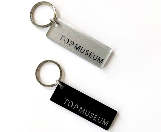 TOPMUSEUMアクリルキーリングの画像