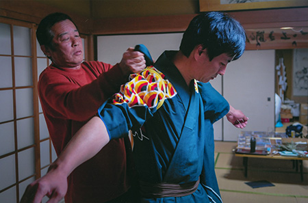 18歳以下部門最優秀賞　小串 明璃「継承」　モノクロ4枚組
